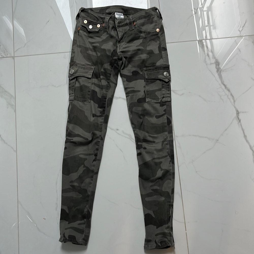 True Religion Cargo Legging